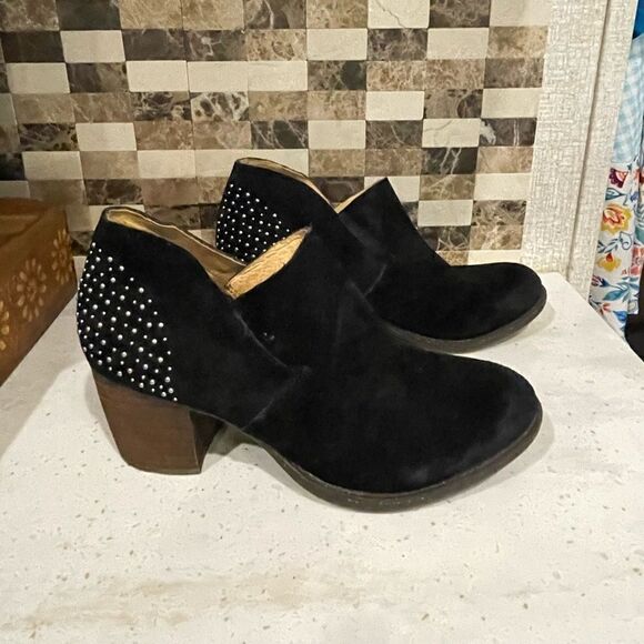 Naya Booties  - Picture 1 of 7